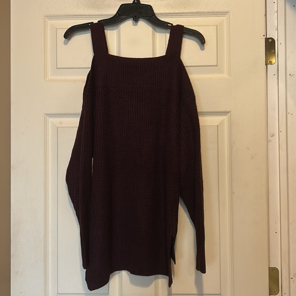 NY&C Cold Shoulder Sweater Size Small NWT - Picture 5 of 6